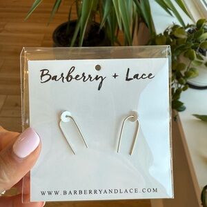🍒 2/$20 - Barberry & Lace Open Arc Earrings - Silver
